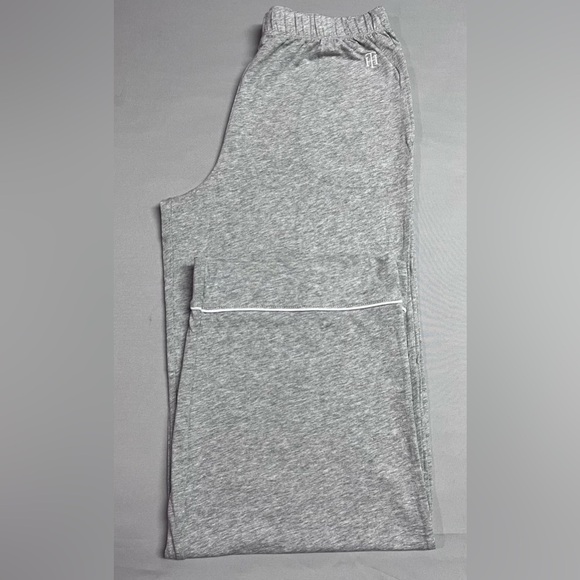 Tommy Hilfiger Notch Collar 2 Piece Pajama Set NWOT Sleepwear - Picture 6 of 6